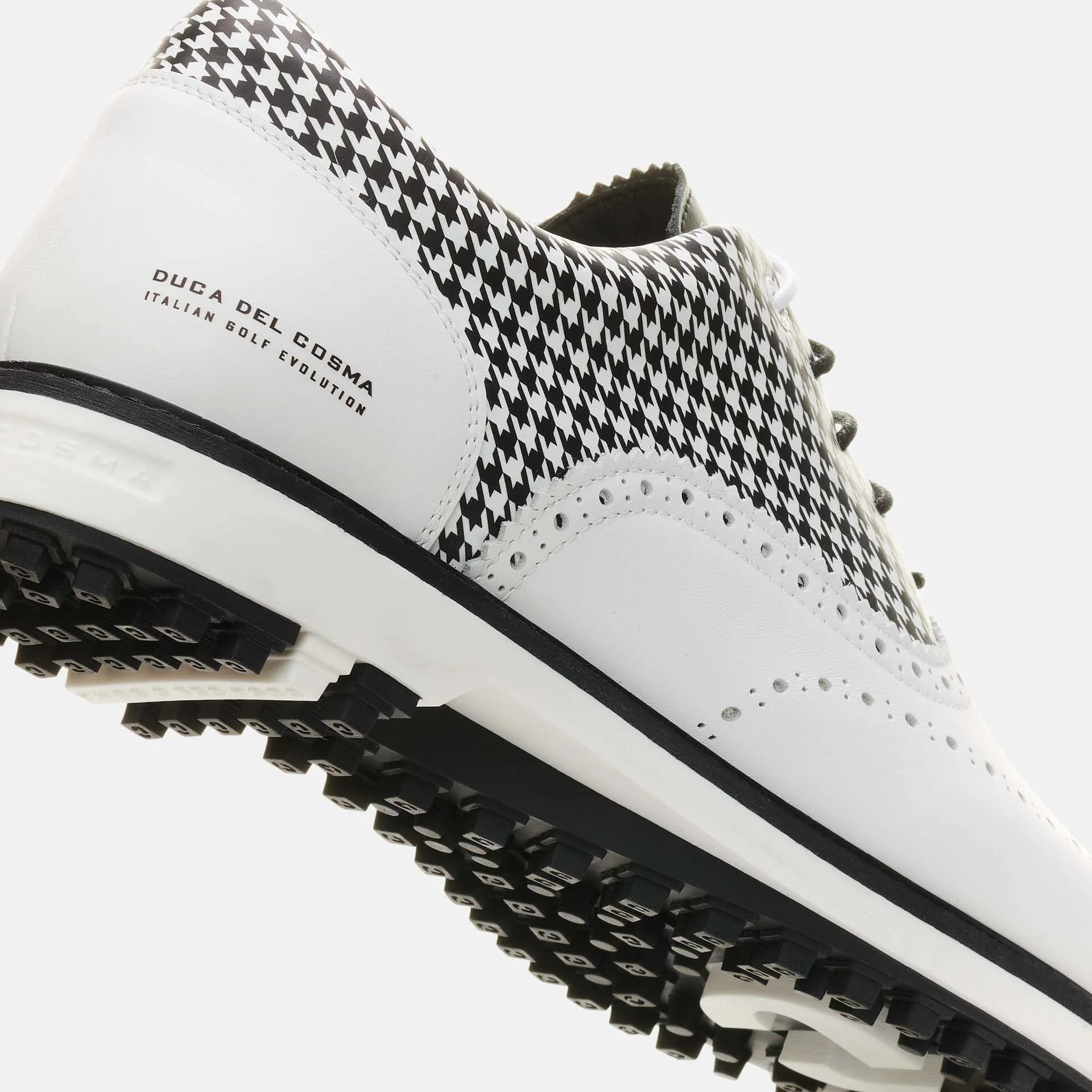 The Dandy men's golf shoe golf shoe