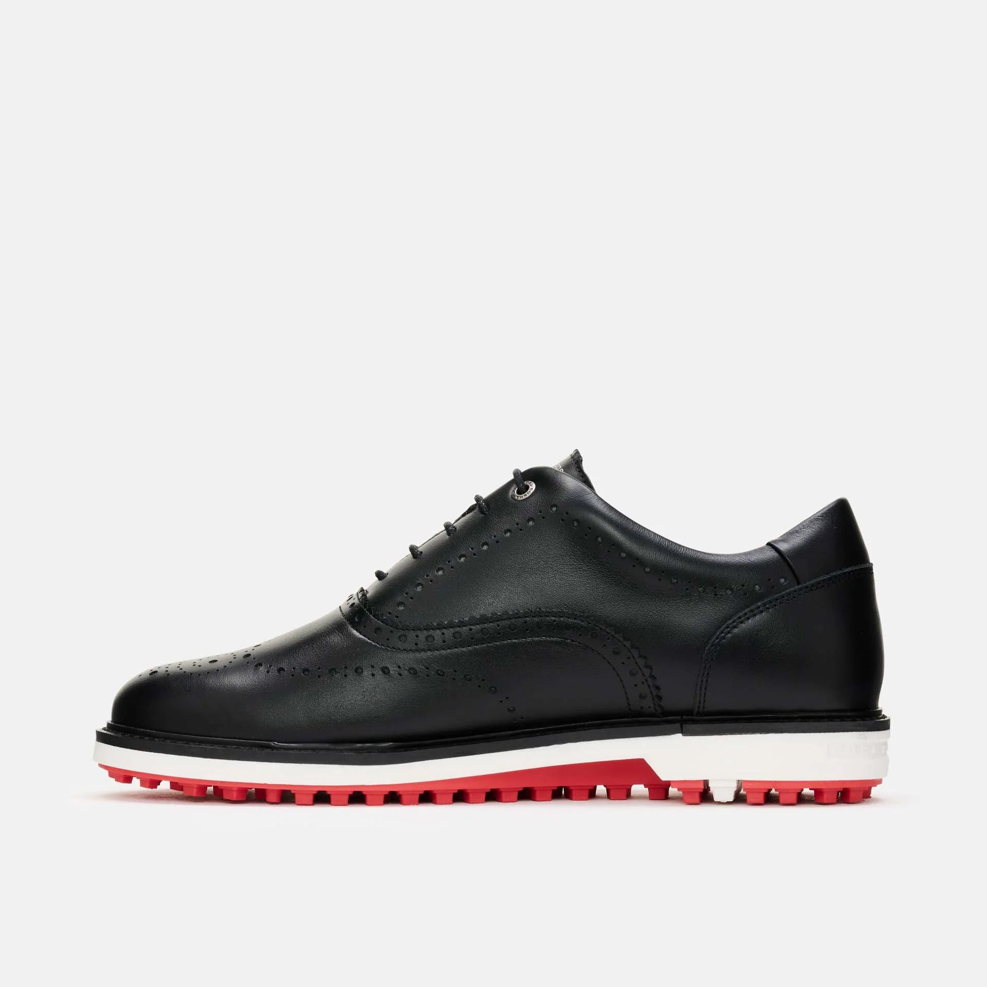 Step up your game with our sleek mens black golf shoes. 