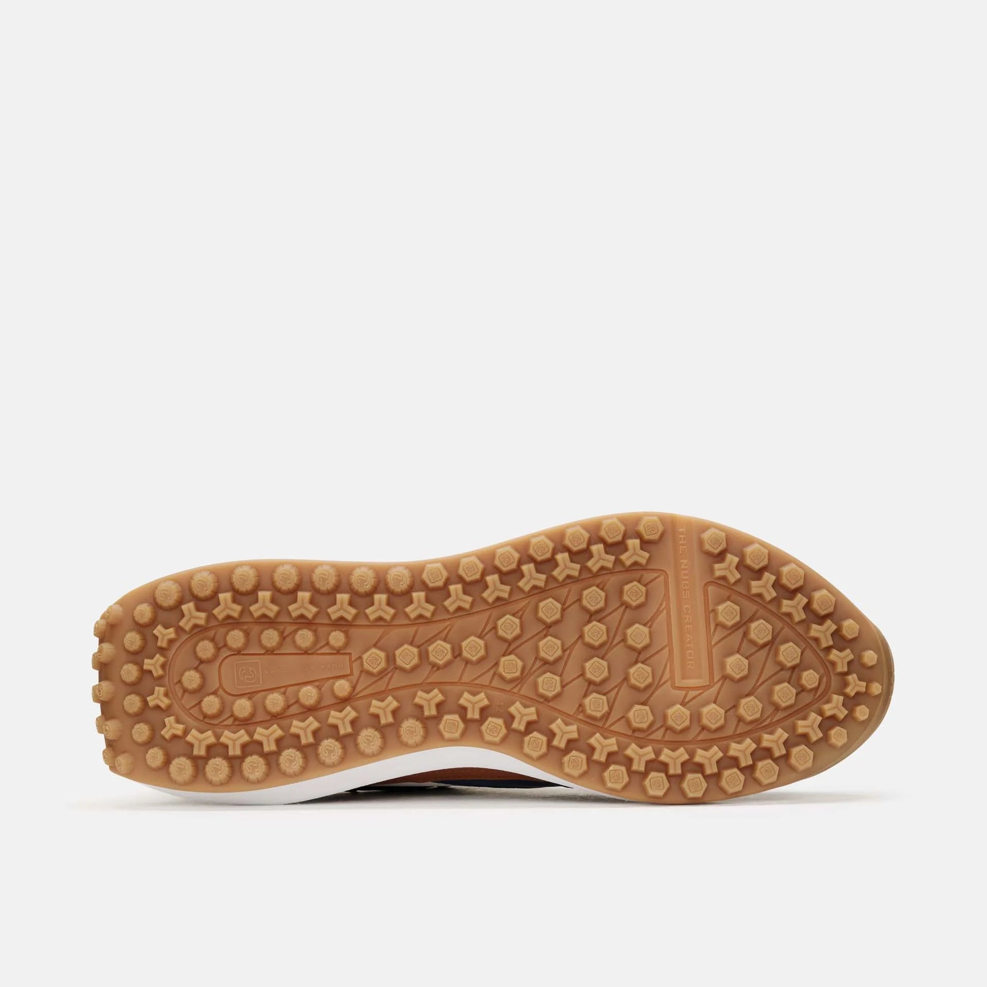 The Davanti, our Mens golf trainers, guarantees top-notch results.