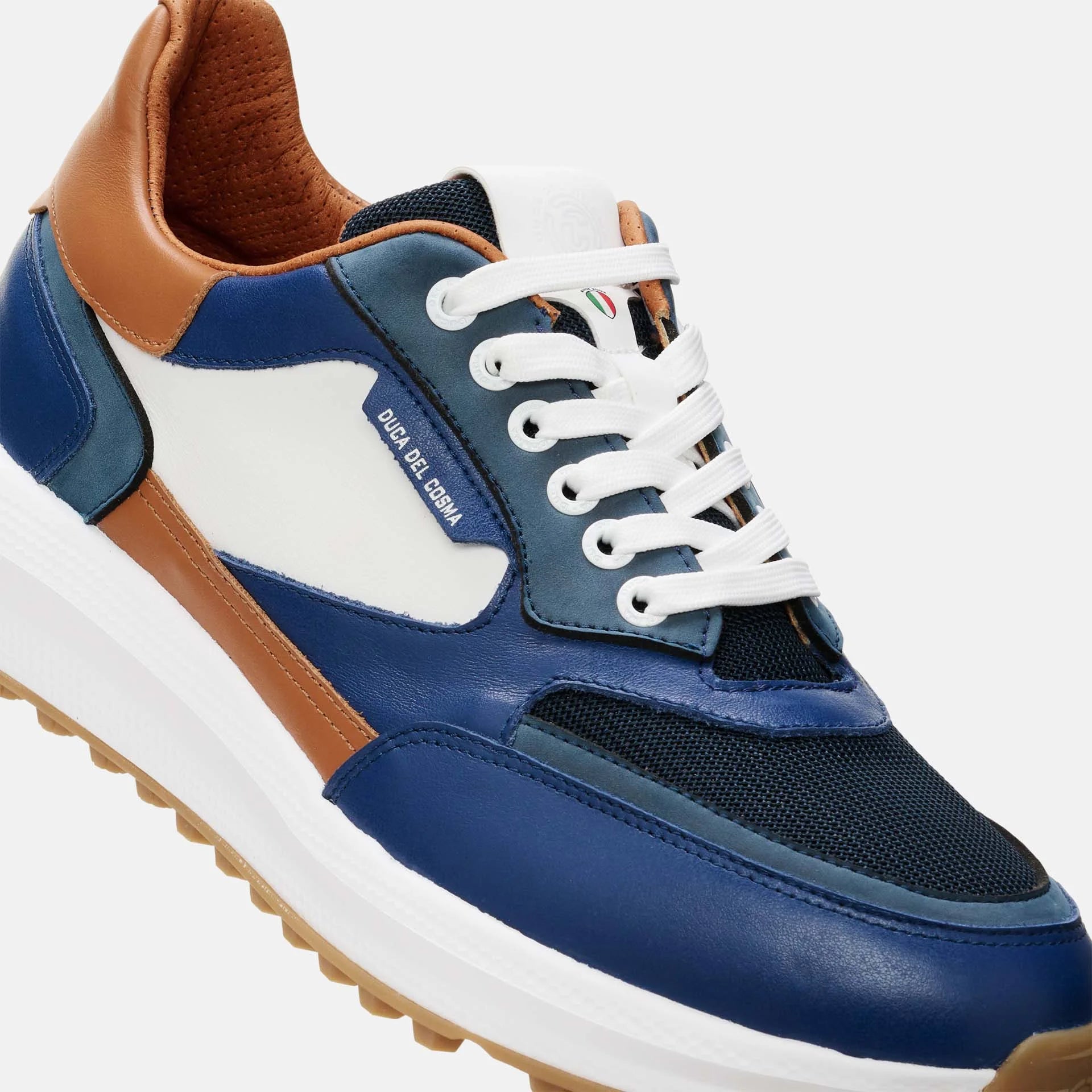 The Davanti, our Mens golf trainers, guarantees top-notch results.
